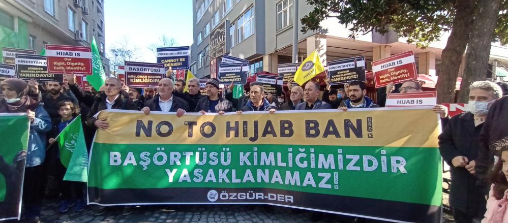 Hindistan’daki başörtüsü yasağı İstanbul’da protesto edildi