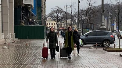 Kiev’de yaşayanlar şehri terk ediyor