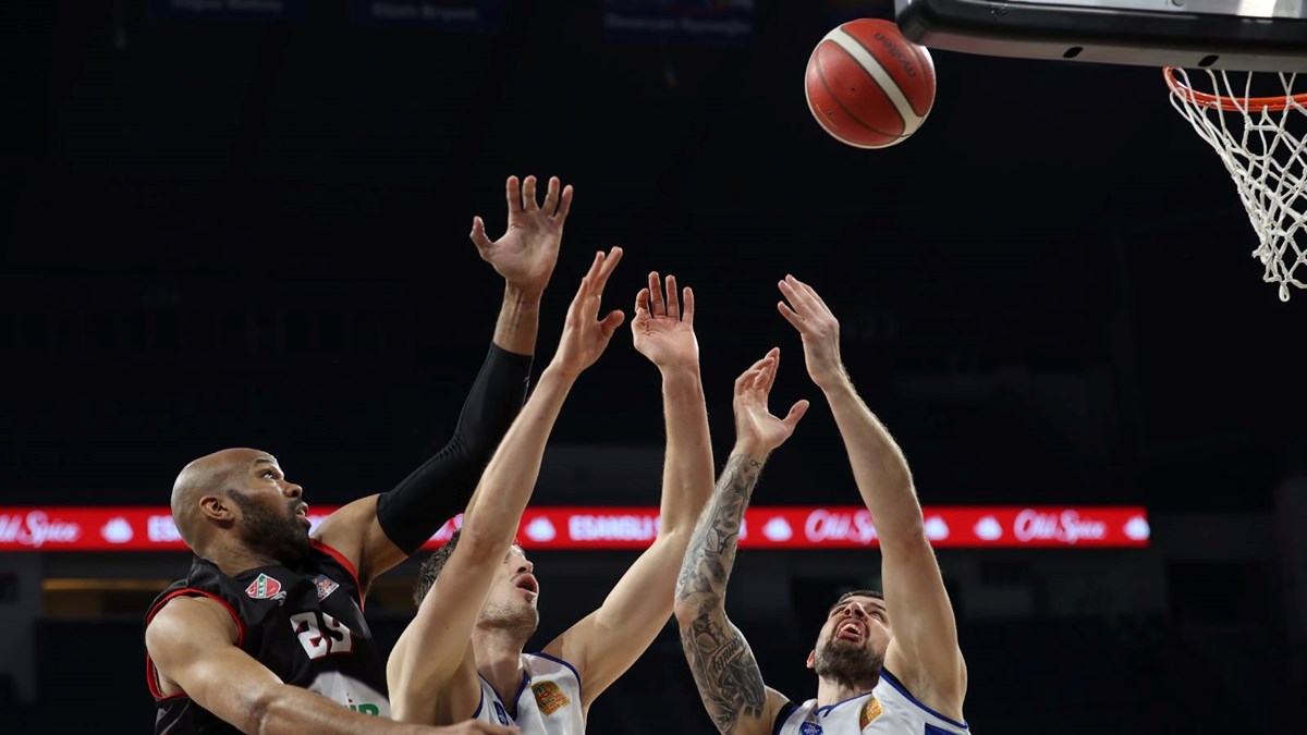 Anadolu Efes Dörtlü Final’e yükseldi