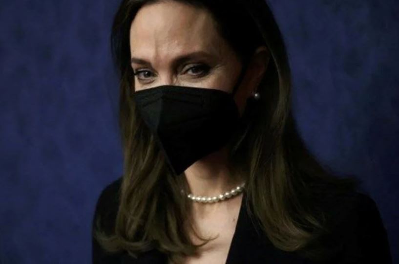 Angelina Jolie’den aile içi şiddet mağdurlarına destek