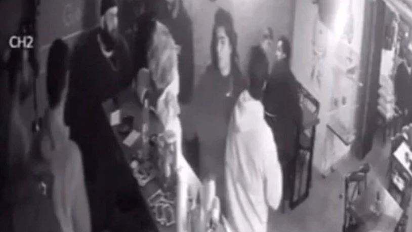 Müşteriye bıçakla saldıran oyuncu Bahadır Ünlü serbest