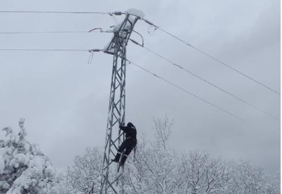 Bursa’da UEDAŞ’tan kar mesaisi Bursa’da UEDAŞ’tan kar mesaisi
