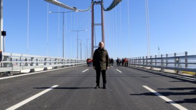 Bakan Karaismailoğlu 1915 Çanakkale Köprü’nü yürüyerek geçti