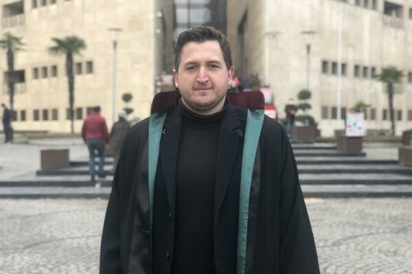 Kazada kardeşini kaybetmişti! Bursalı avukat ilk duruşmasına o davayla çıktı