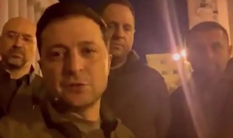 Zelenski, Kiev sokaklarından paylaştı: ‘Biz buradayız!’