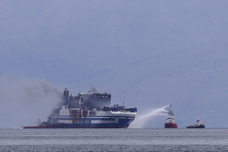 Yunanistan’da yangın çıkan feribottaki Türk vatandaşları İstanbul’a getirildi