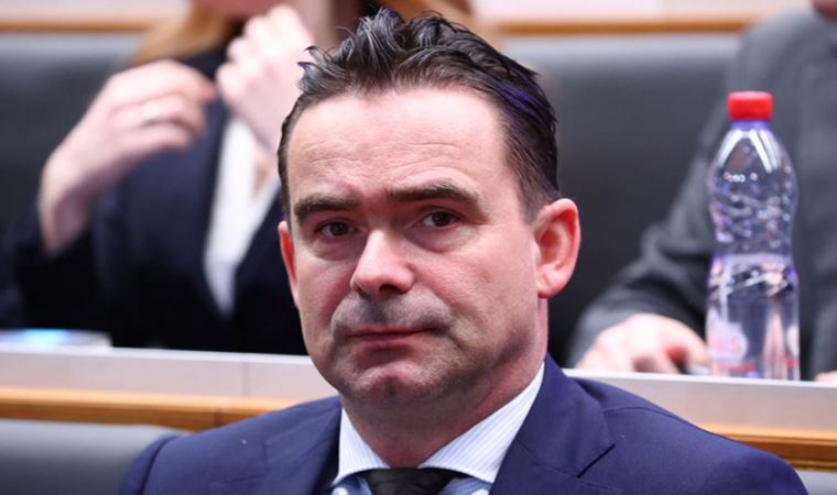 Overmars, ‘taciz mesajları’ nedeniyle Ajax’tan kovuldu