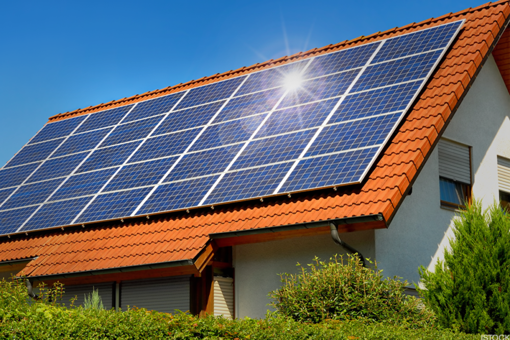 Elektrik zammı sonrası: Evlere güneş enerjisi sistemi kurulabilir mi, maliyeti ne kadar?