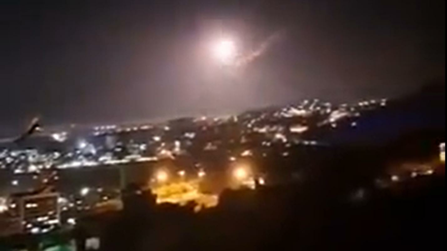 İsrail Suriye’yi vurdu, bir asker öldü