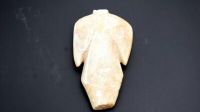 Yeşilova Höyüğü’nde 6 bin yıllık tanrıça heykelciği bulundu