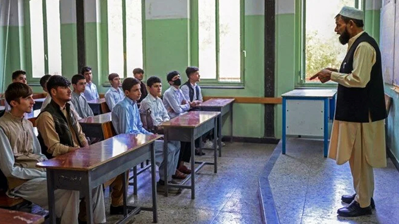 Taliban kararından geri döndü: Lise eğitimine dönmeye hazırlanan kız çocukları hüsrana uğradı