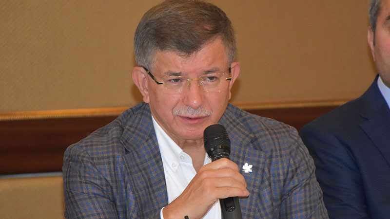 Davutoğlu’ndan Furkan Vakfı üyelerine yapılan sert müdahaleye tepki
