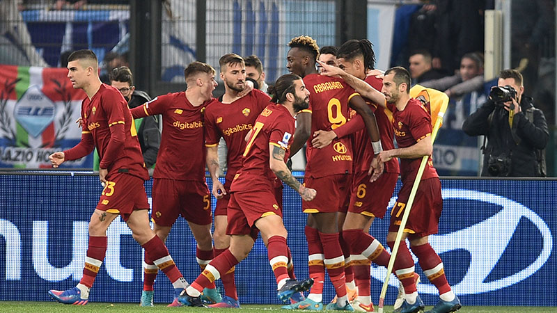 Roma, derbide Lazio’yu üç golle geçti