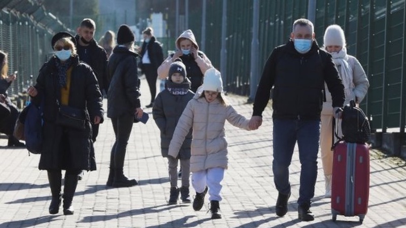 İspanya Göç Bakanı: Şu ana kadar yaklaşık 25 bin Ukraynalı mülteci ülkeye giriş yaptı