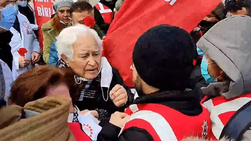 Bakan Koca’dan polisin yere düşürdüğü Dr. Erdinç Köksal’a özür telefonu