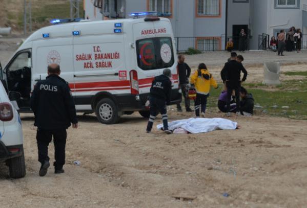 Kızı “Baba yapma, annemi öldürme” dedi! Boşanmak isteyen eşini acımadan öldürdü!