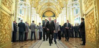 Oligarklar Putin’e kazan kaldırdı