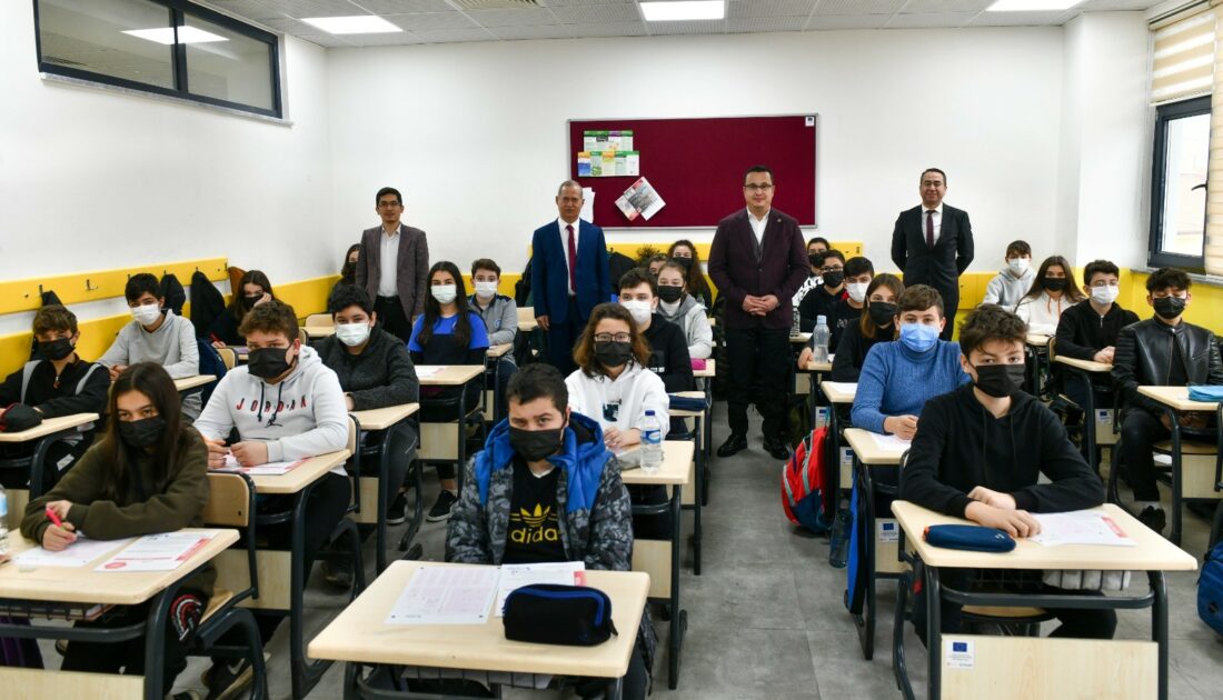 Bursa’da sınava hazırlanan öğrencilere destek
