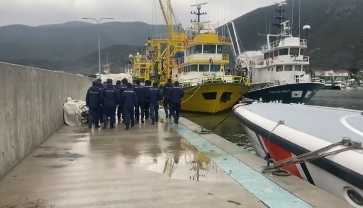 Sahil güvenlikten trol operasyonu