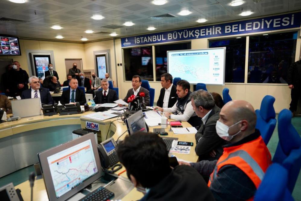 Ekrem İmamoğlu, beklenen kar yağışıyla ilgili tedbirleri açıkladı