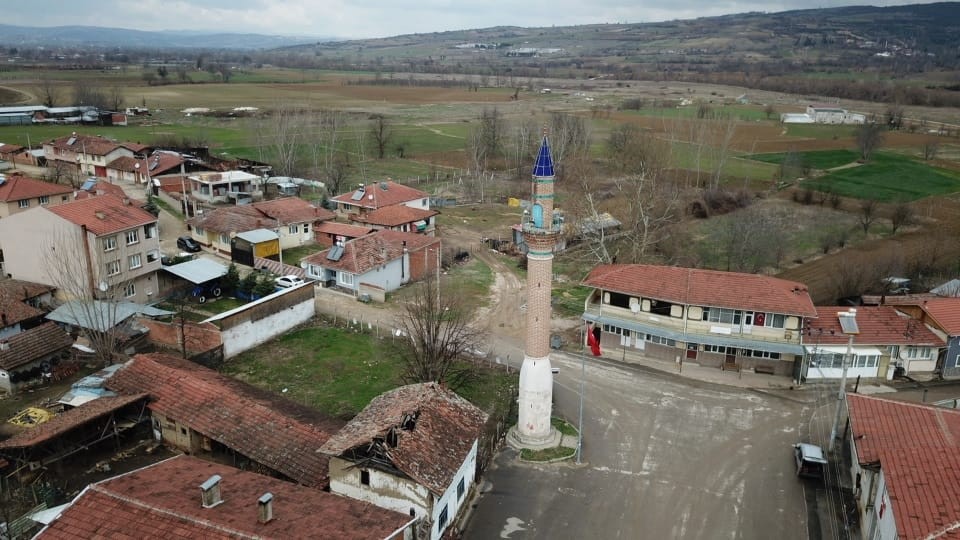 Bursa’da camisiz minareyi görenler inanamıyor
