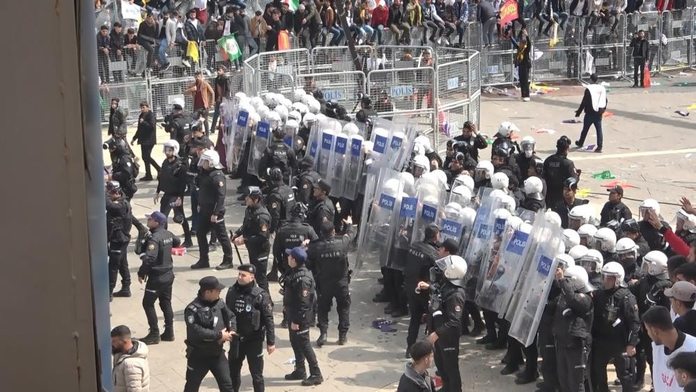 Diyarbakır’da Nevruz kutlamasında gözaltına alınan 1 kişi tutuklandı