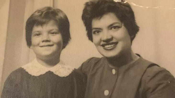 Ayşe Kökçü’den nostaljik paylaşım: İlkokula başlarken