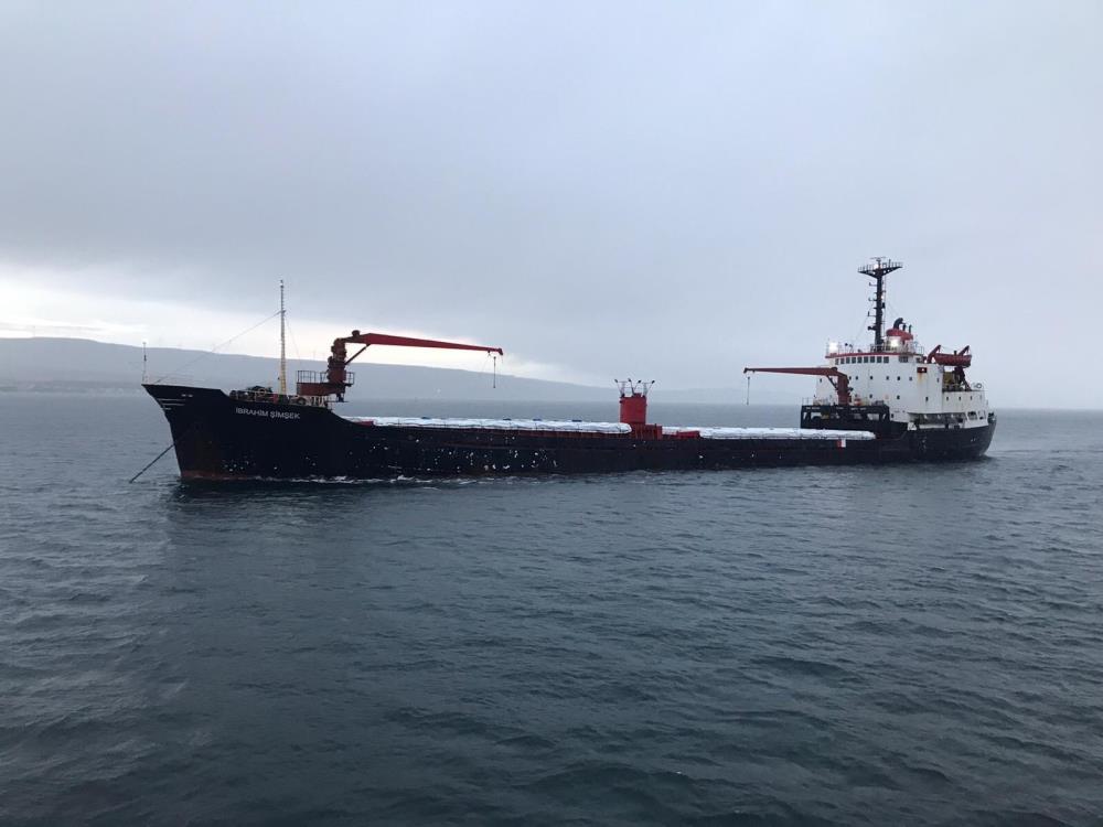 Çanakkale Boğazı’nda gemi arızası: Boğaz çift yönlü trafiğe kapatıldı