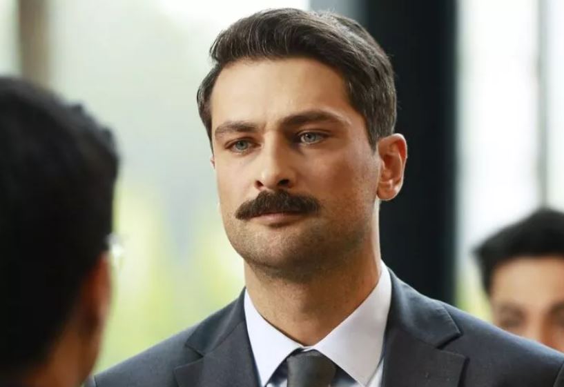 Eski aşkı rol arkadaşı çıktı