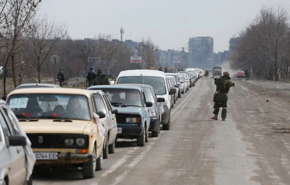 Mariupol’deki Türk vatandaşları ve yakınlarından 65’i tahliye edildi