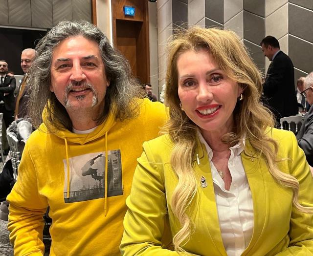 Şarkıcı Çelik siyasete girdi! İşte katıldığı parti