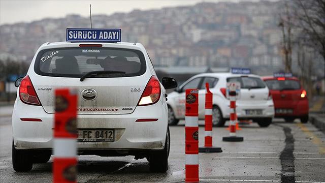 Ehliyet sınavı çetesi çökertildi: 35 gözaltı