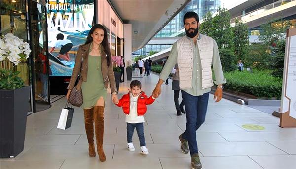 Fahriye Evcen ile Karan’a Burak Özçivit’ten yorum!