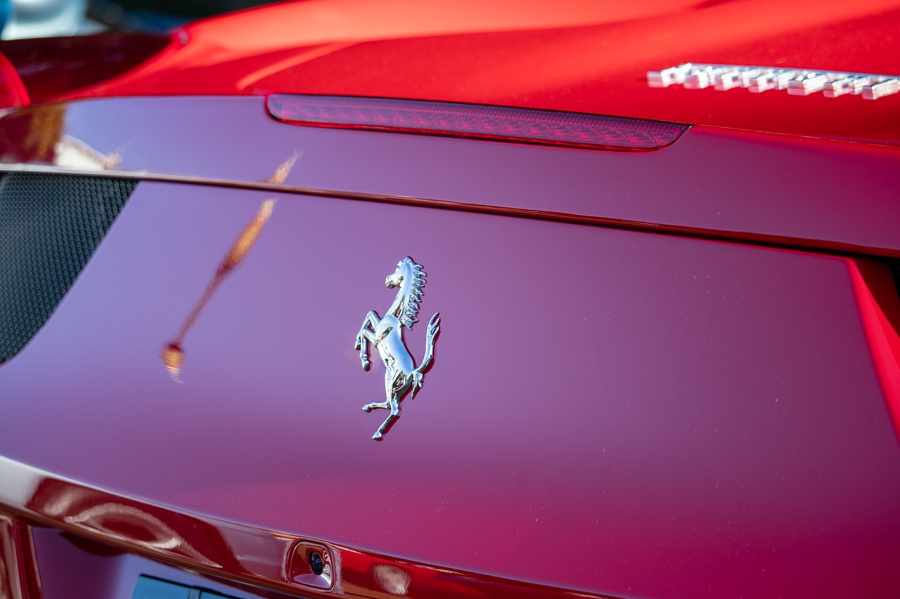 Ferrari, Rusya için otomobil üretimini askıya aldı