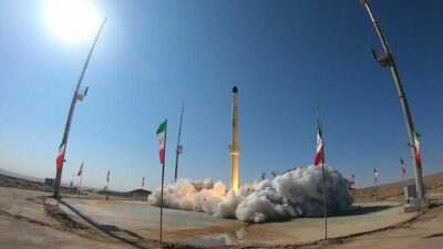 İran, ikinci askeri uydusunu uzaya fırlattı