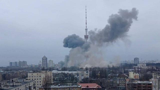 Kiev’de televizyon kulesi vuruldu