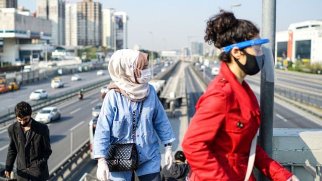 Türkiye Kovid-19 salgınında “yüksek riskli bölgeler” listesinden çıktı