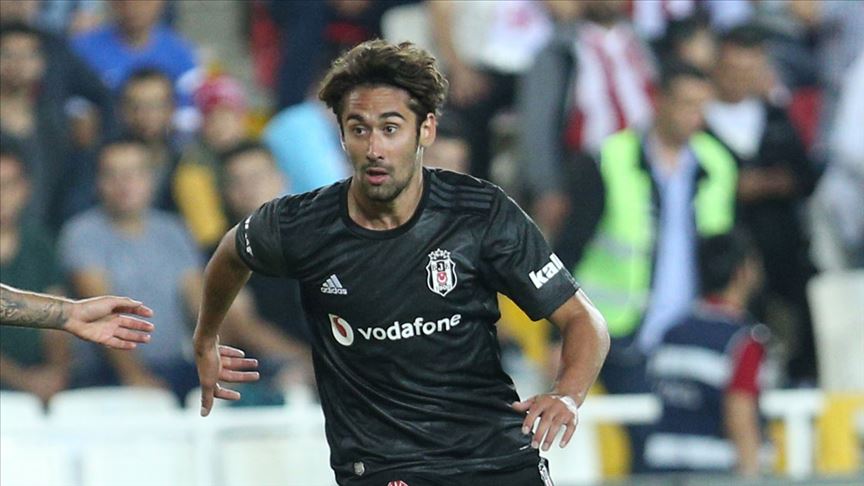 Beşiktaş’ın yıldız adayı kulüp bulamıyor