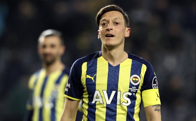 Mesut Özil geri döndü
