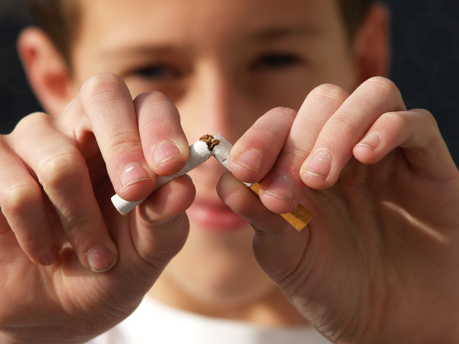 Danimarka’dan sigara kararı: 2010’dan sonra doğanlara yasak geliyor