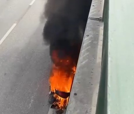 Bursa’da motosiklet alev alev yandı