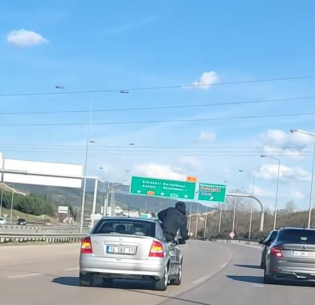 Bursa’da fotoğraf çekmek için canını tehlikeye attı