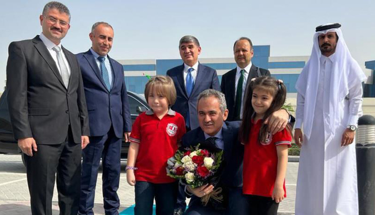 Milli Eğitim Bakanı Özer, Katar’daki Türk okulunu ziyaret etti