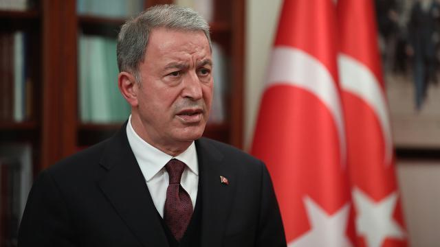 Bakan Akar, İtalya ve İngiltere savunma bakanlarıyla görüştü