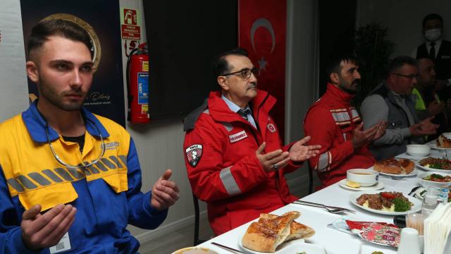 Bakan Dönmez Filyos’ta çalışanlarla iftar yaptı