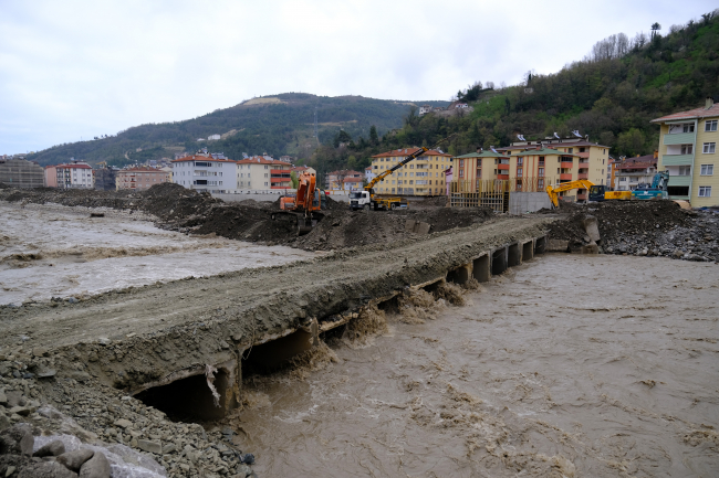 Bozkurt’ta hasar gören geçici köprü onarıldı