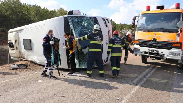 Eskişehir’de cezaevi aracı devrildi: 4’ü jandarma 6 yaralı