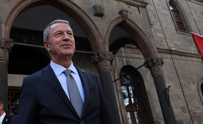 Bakan Akar’dan Yunanistan’a ‘dostluk eli’ mesajı