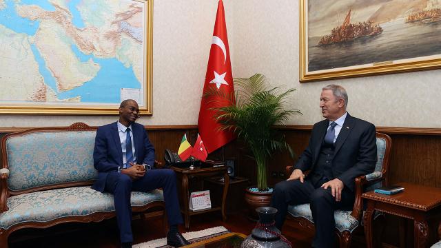 Bakan Akar, Mali Savunma Bakanı Sadio Camara ile görüştü