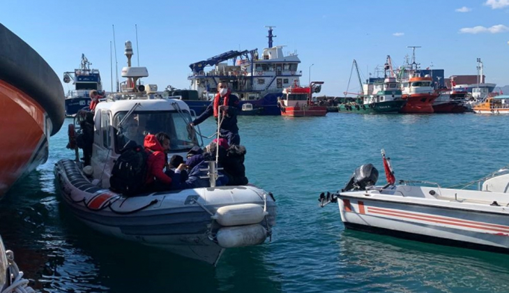 Türk karasularına geri itilen 135 düzensiz göçmen kurtarıldı